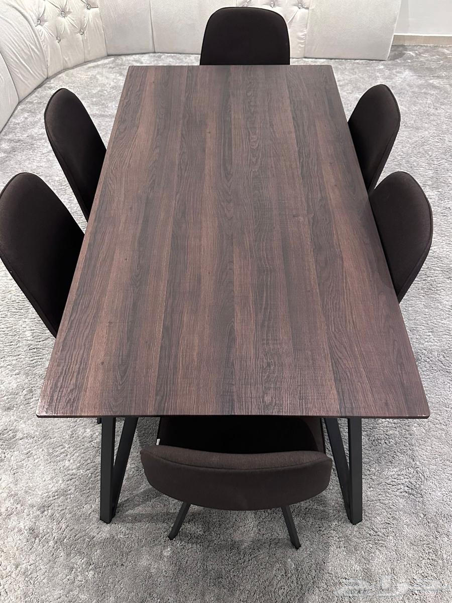 Dining table64393293942658111