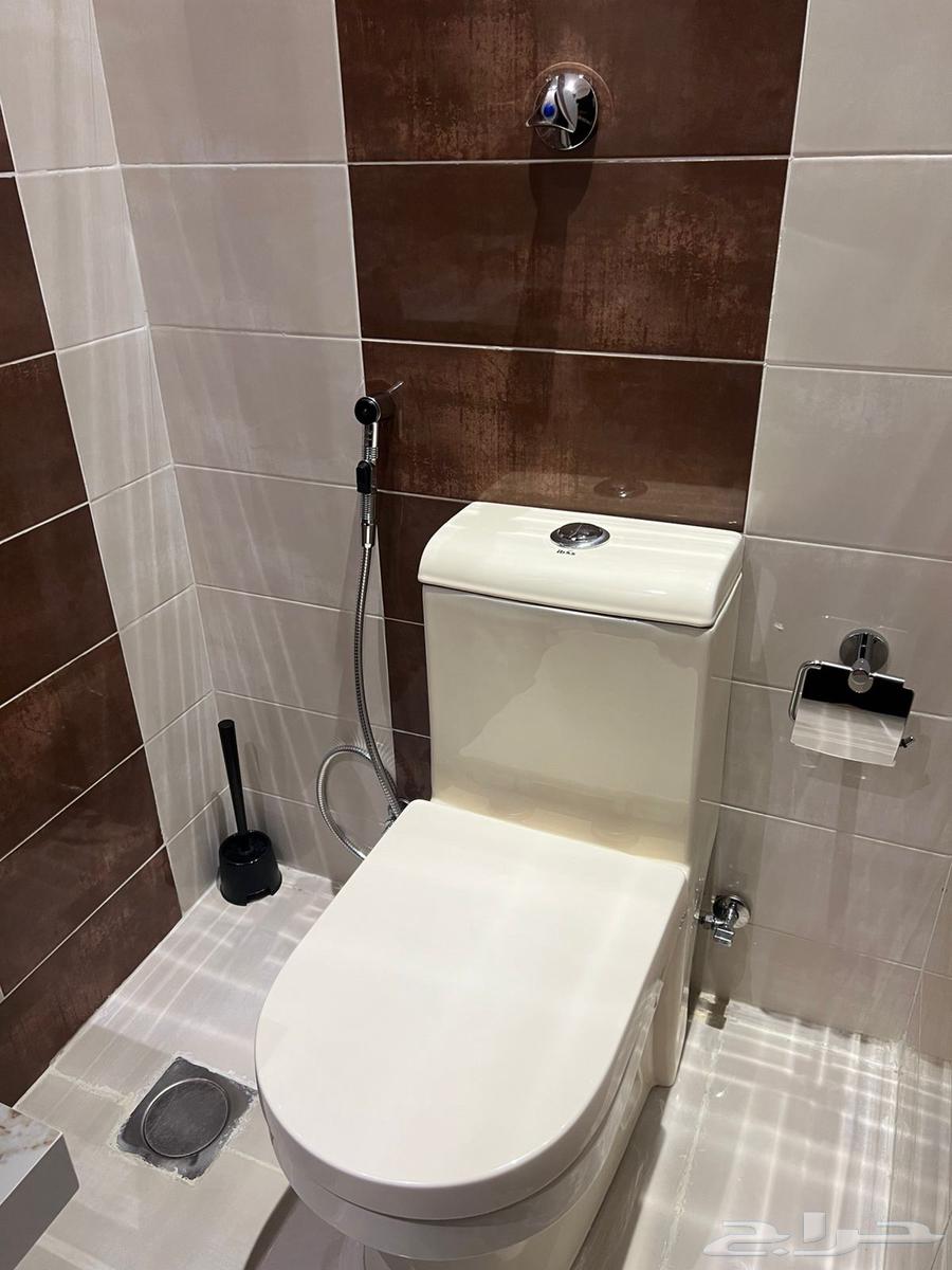 كرسي حمام شبه جديد64393114801537111