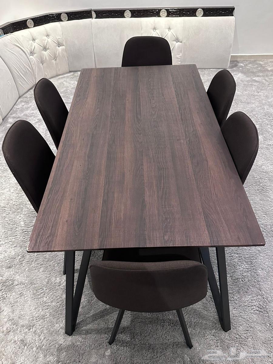 Dining table64393293942658110