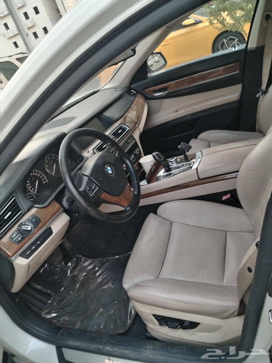 BMW 750 200963618071145346114