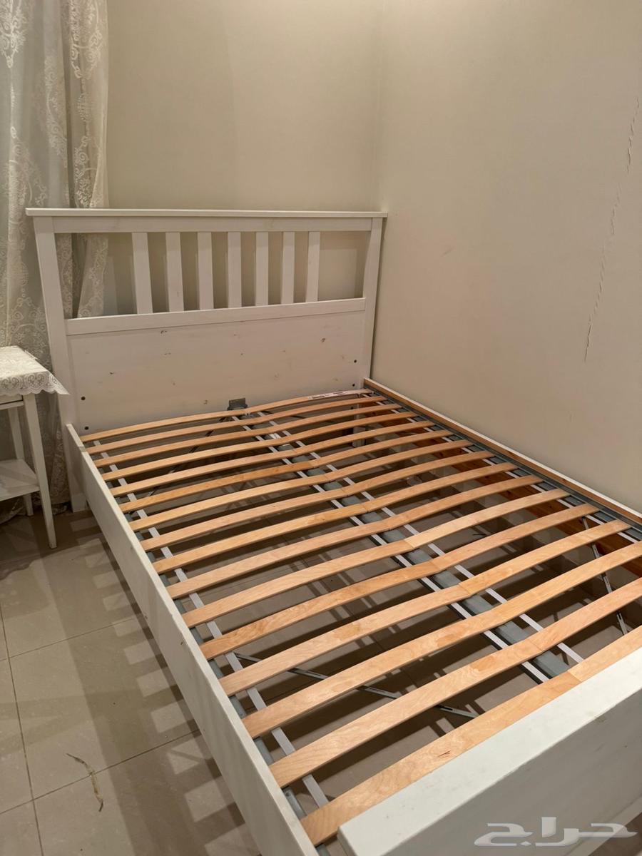 سرير من ايكيا64399341046658111