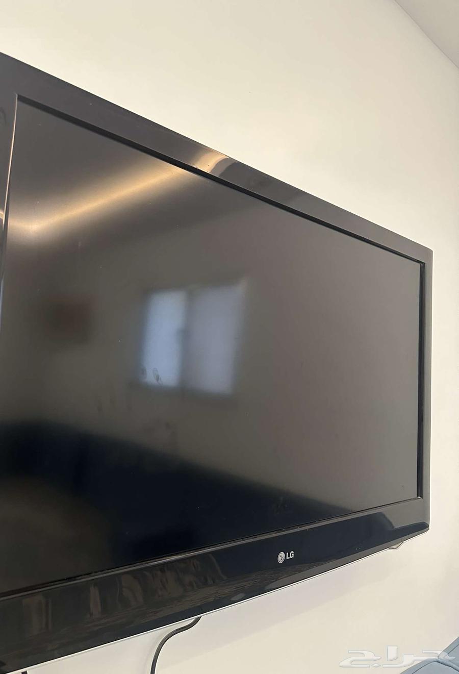 LG TV, very clean, no defects, without remote64396852675458110