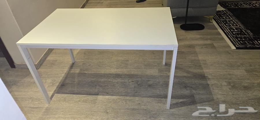 طاولة ايكيا مستعمل نظيف64396074733313110
