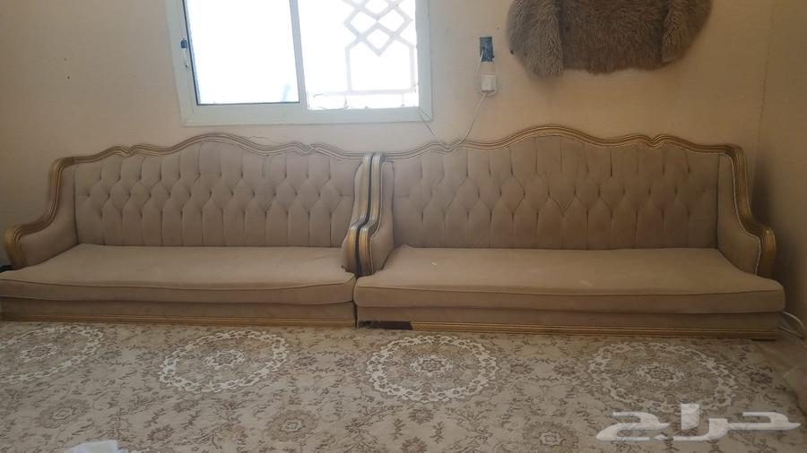 Sofa for sale, but it needs reupholstering one piece or the sofa is in good condition64399327331970110