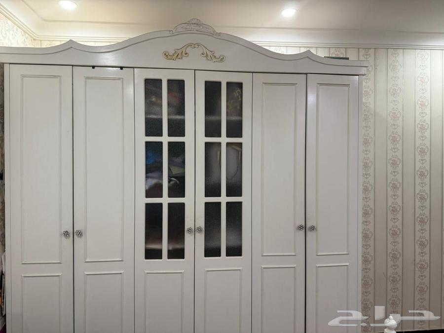خزانة ملابس بيضاء للبيع64398506879233111