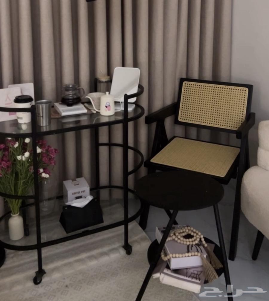 طاولة للبيع مافي اي عيوب64394882567299110