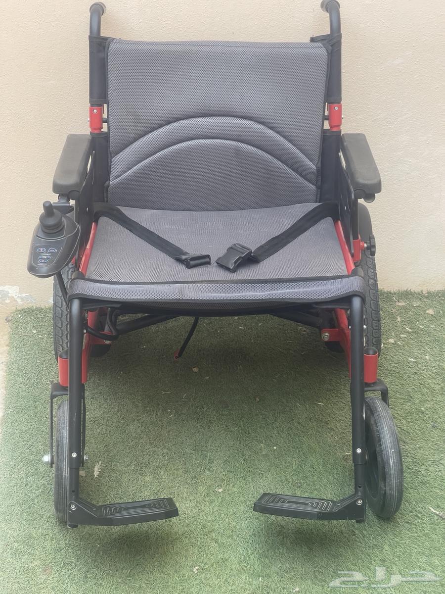 عربيه كهرب تحتاج بطاريه وشاحن فقط نضيفه جدا64400231501570110