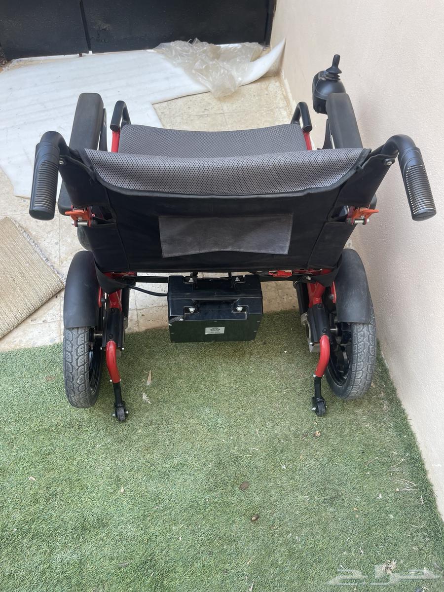 عربيه كهرب تحتاج بطاريه وشاحن فقط نضيفه جدا64400231501570112