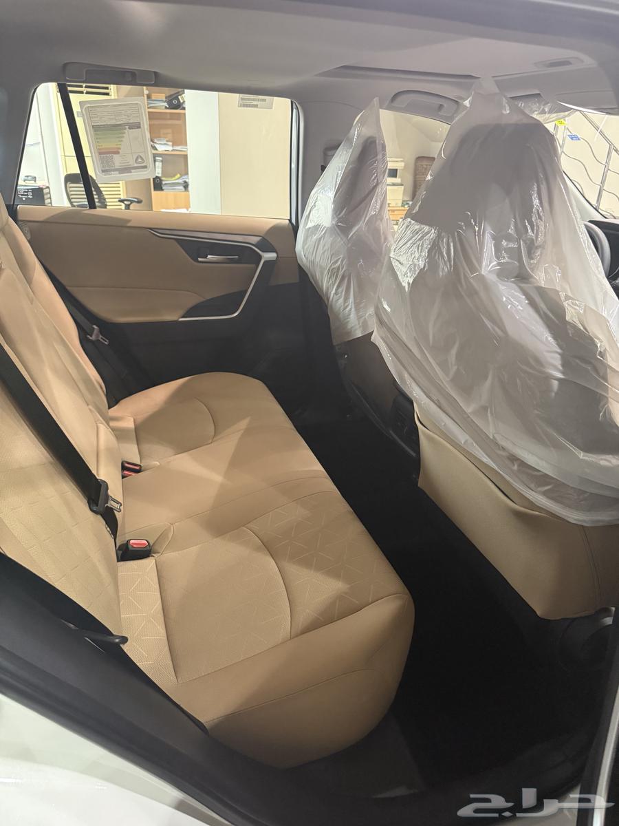 راف فور XLE بنزين 202563618073741186113