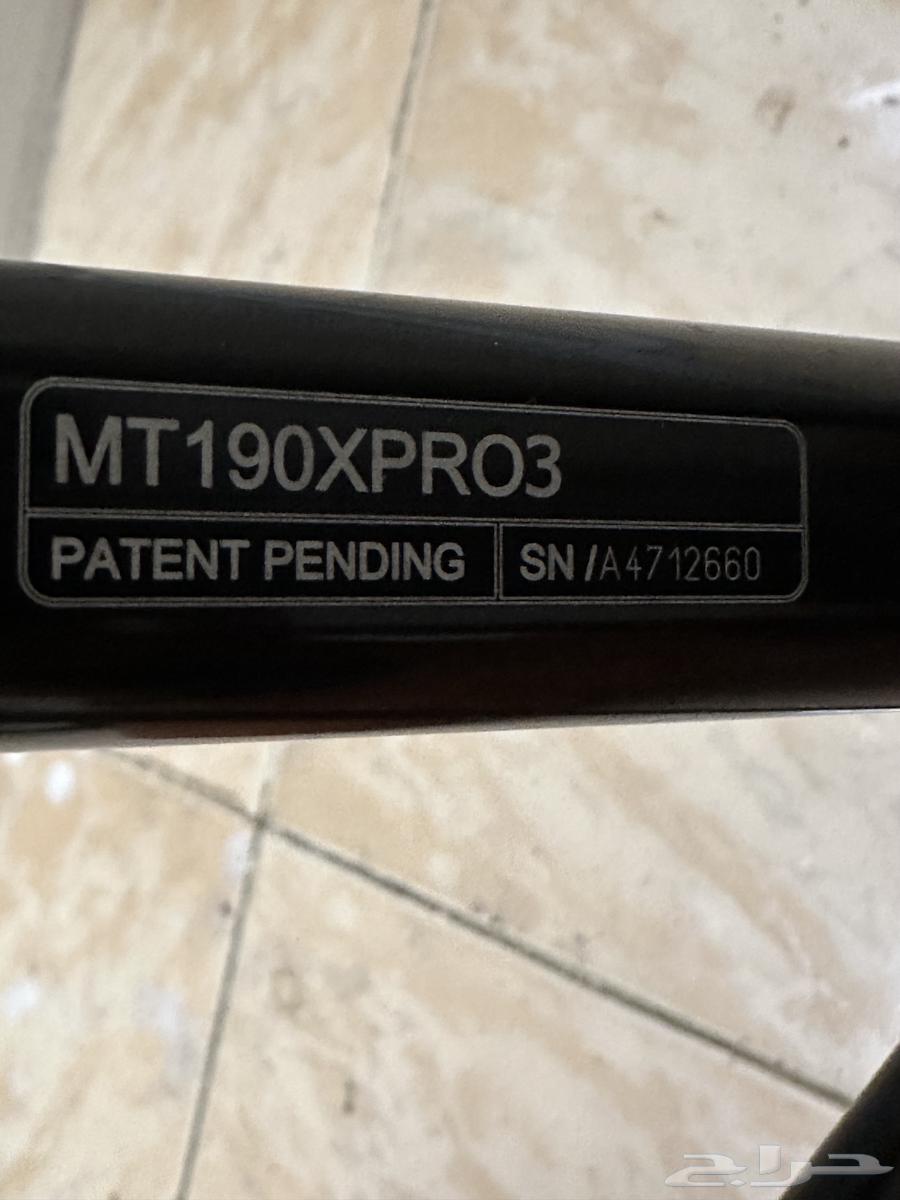 للبيع  ترايبود Manfrotto 190 pro 3 مع راس فيديو MVH500AH64395699860995114