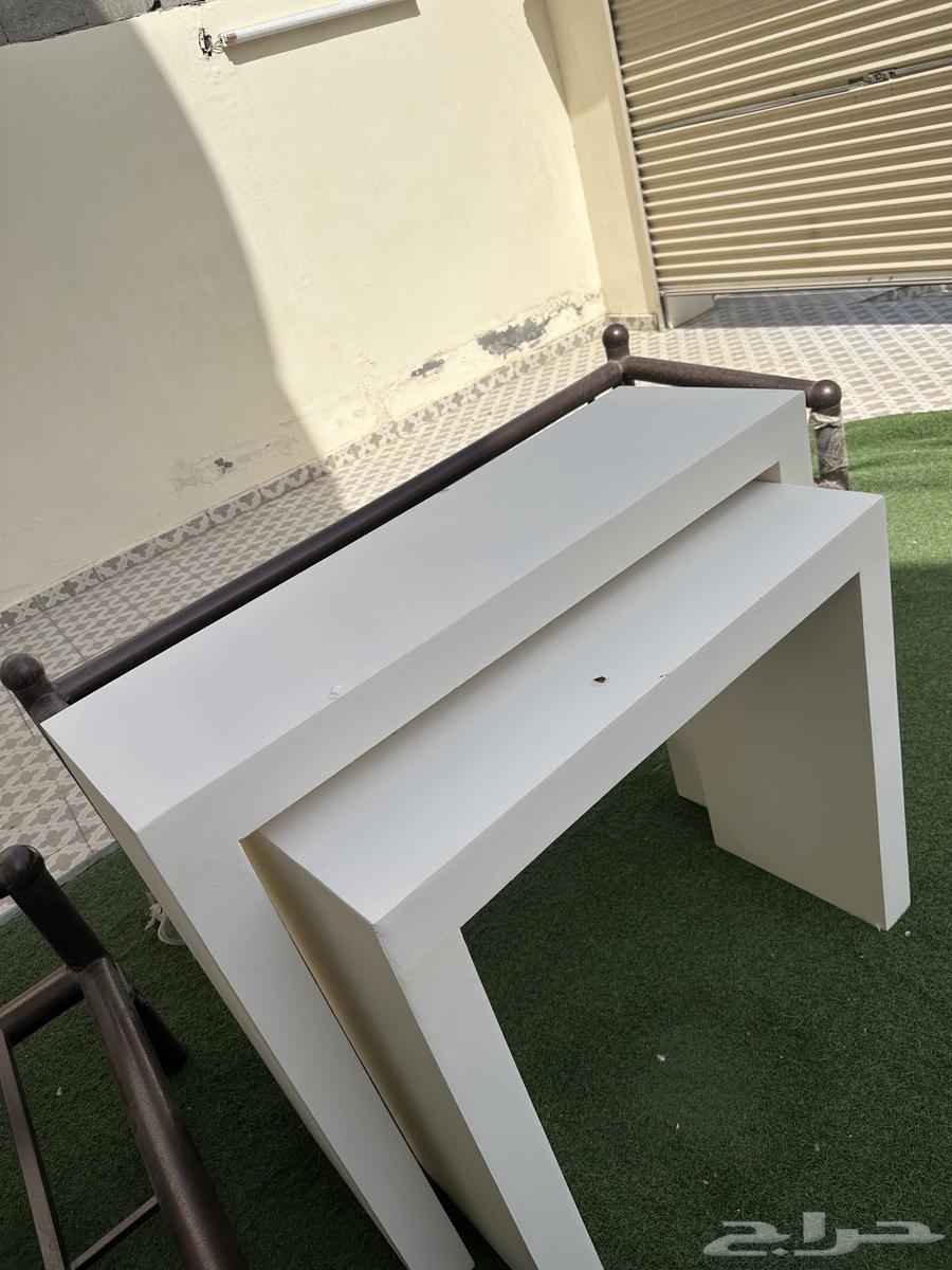 Entrance stand with tables64396102502274113