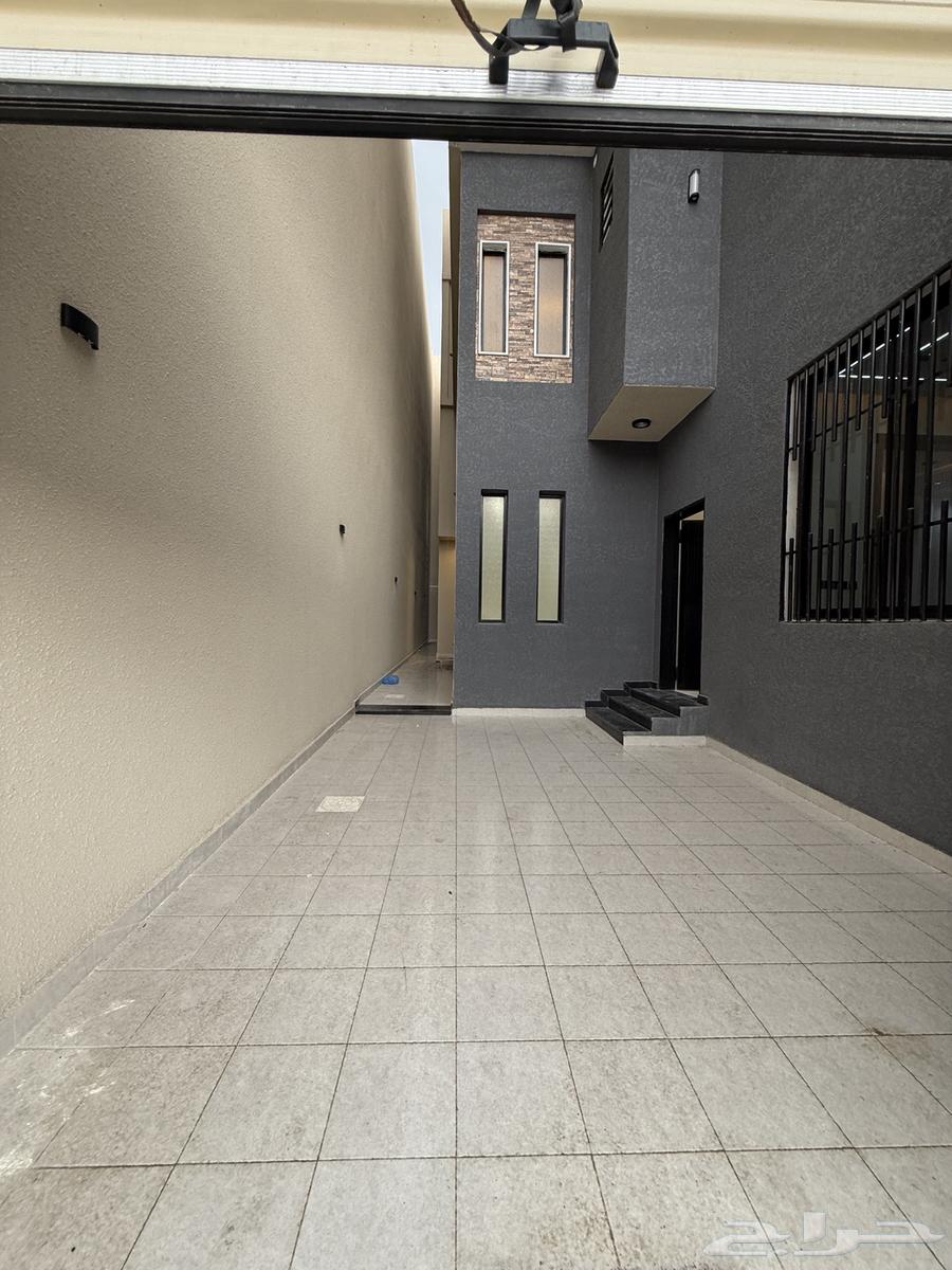 Ground and upper apartments with premium finishing and access to services in Dharah Al-Mousa63614088917633111