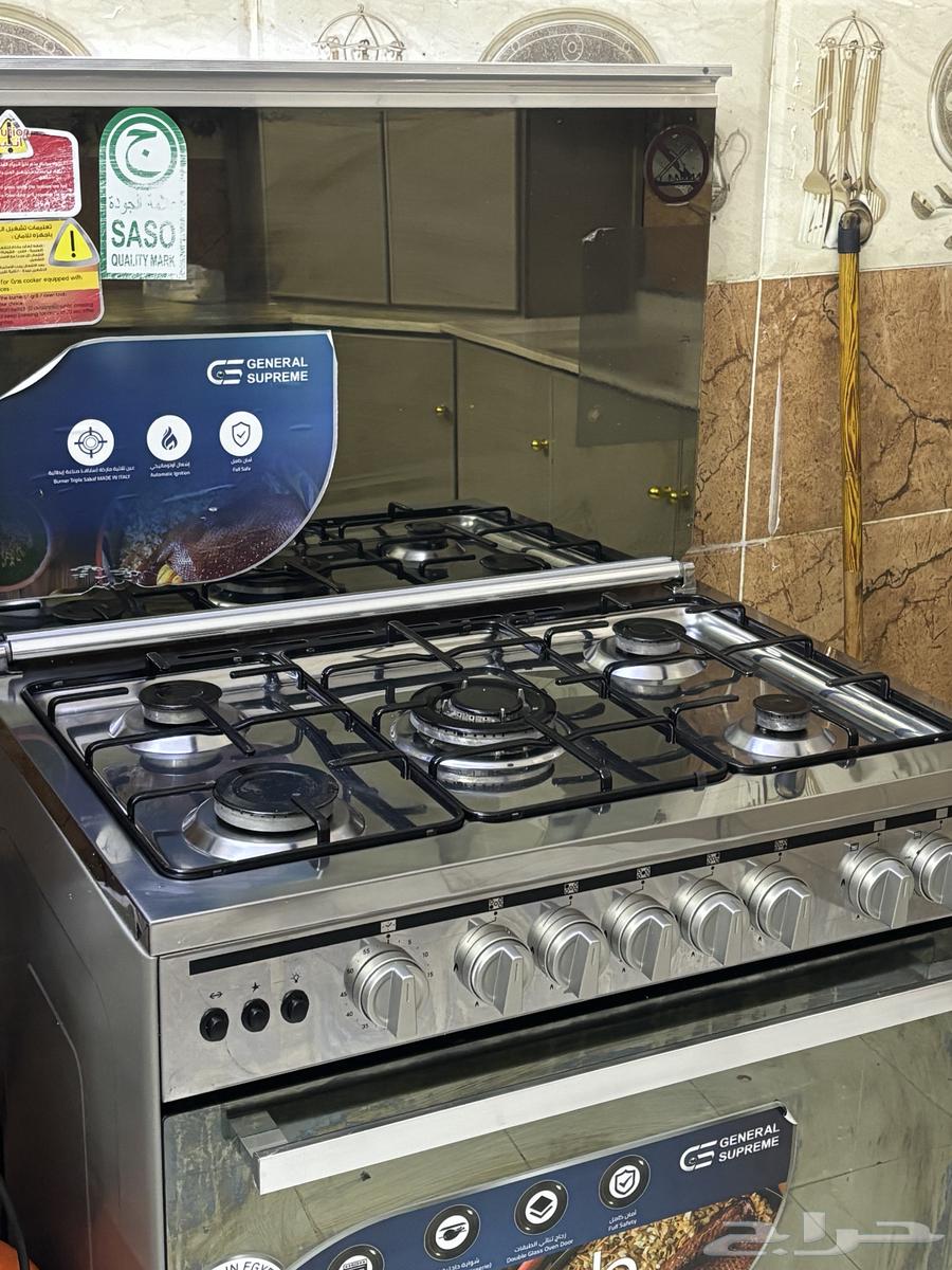 غاز مع فرن جديد جدا إستعمال اربعه شهور63619551767682111