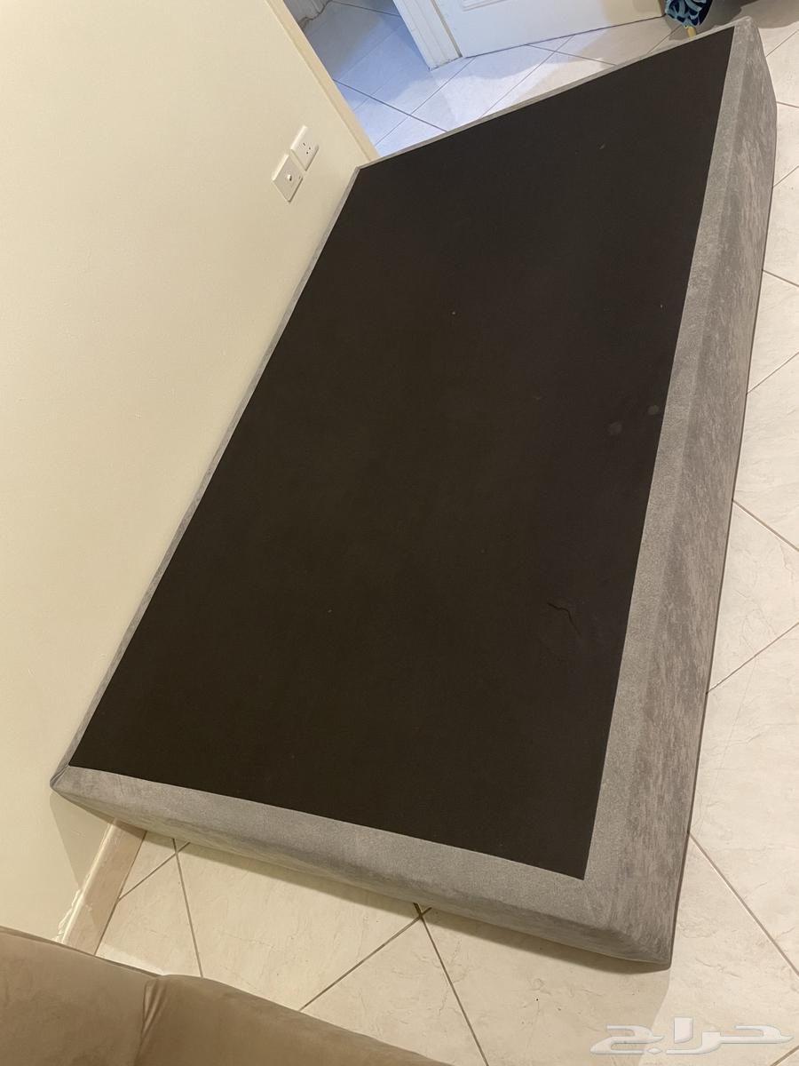 قاعدة سرير نفر ونص جدا نظيفه تعتبر جديده64400217577601110