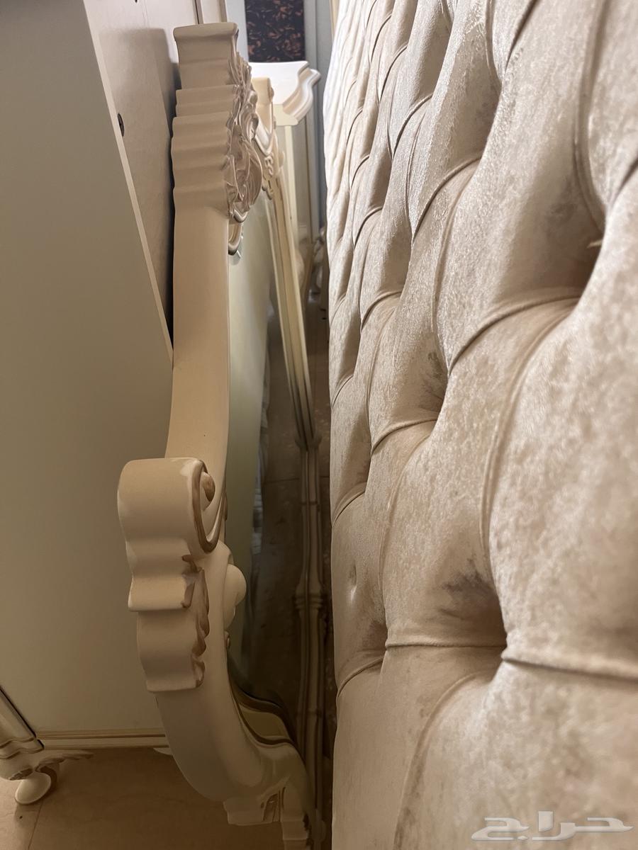 غرفة نومه ب اغراضها كامله من القفاري64400966745345112