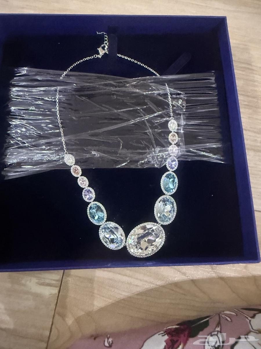 عقد سوارفيسكي اصلي جديد لم يلبس مع الصمان64397907795458112