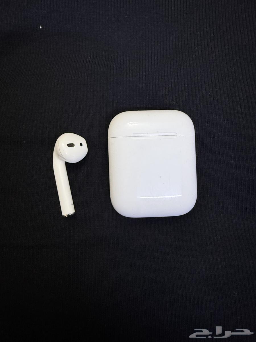 Apple AirPods 2 with case and left earphone only64392470675331110