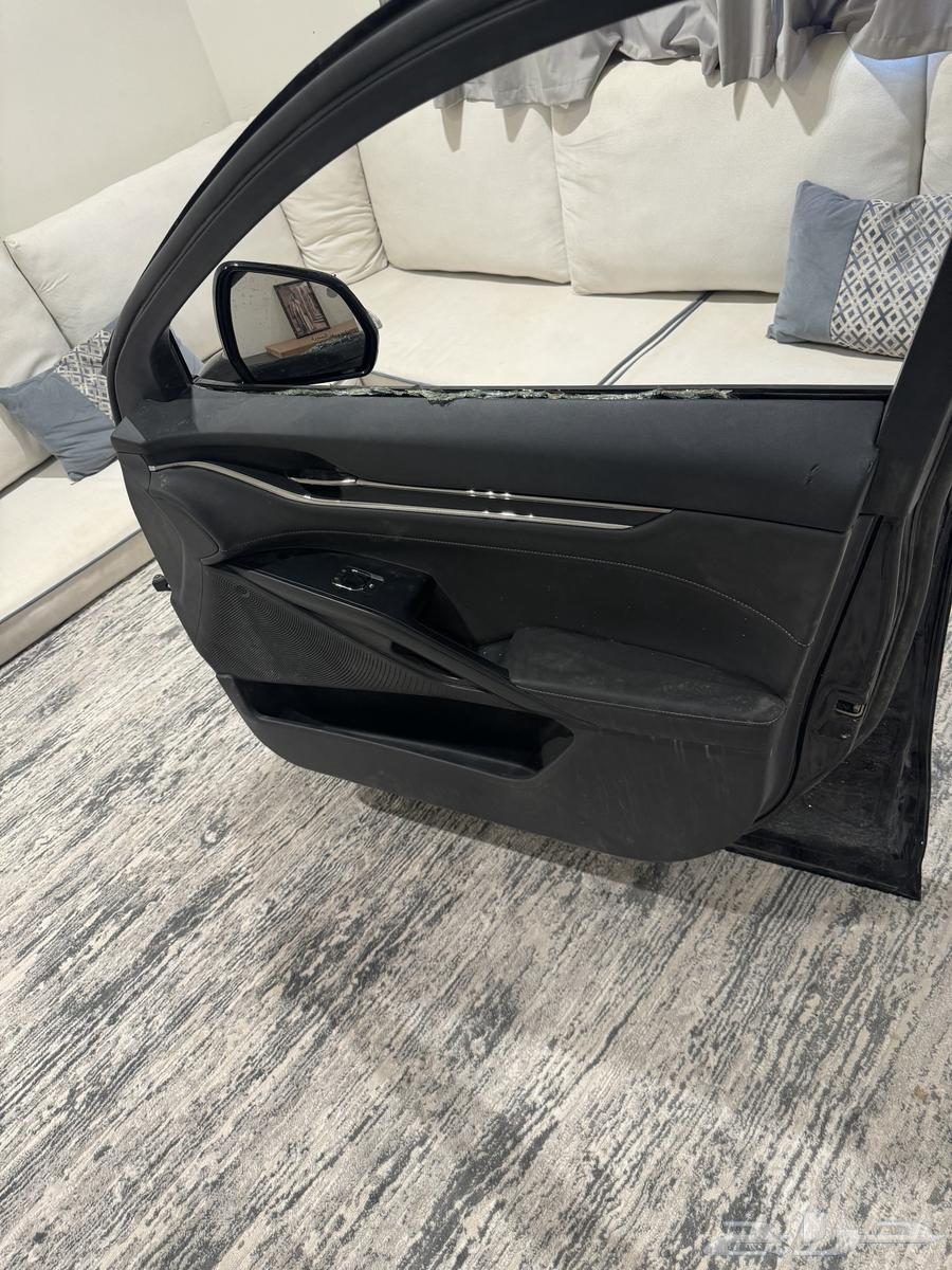 باب تورس 23 يمين مع الديكور كامل64545984074627112