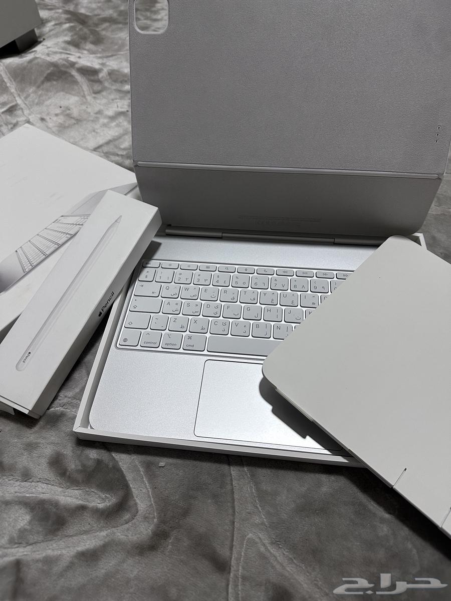كيبود ابل 13 انش وقلم ابل كلها جديده ما استخدمتها64393266053377110
