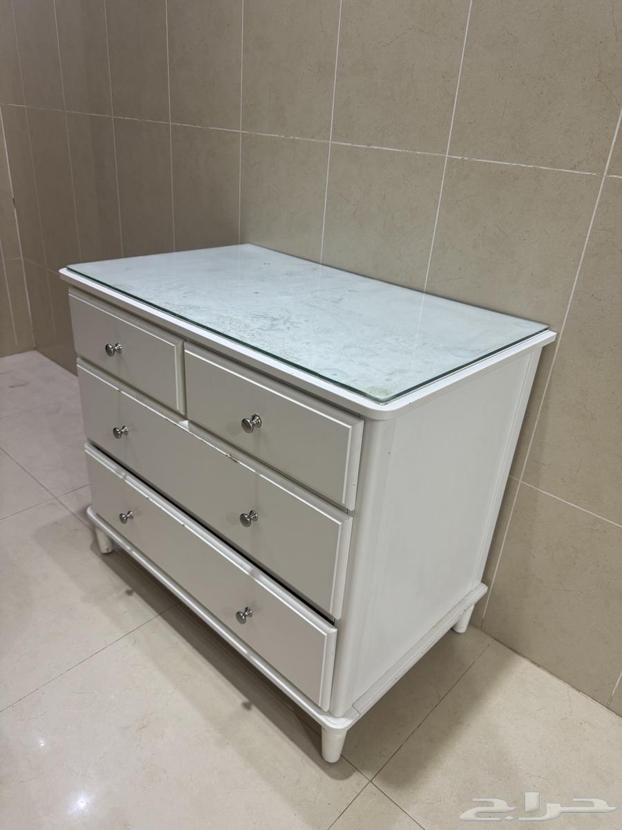 للبيع ادراج من شركة ايكيا نظيفه جدا64397075008257110