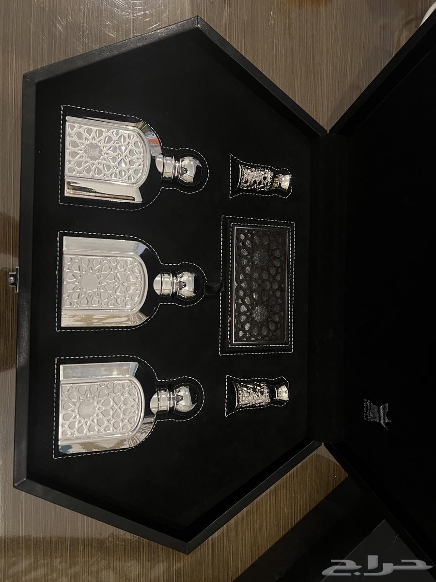 مجموعه رويال اسود فاخره من العربيه للعود جديده مع كيسها64392937001347111