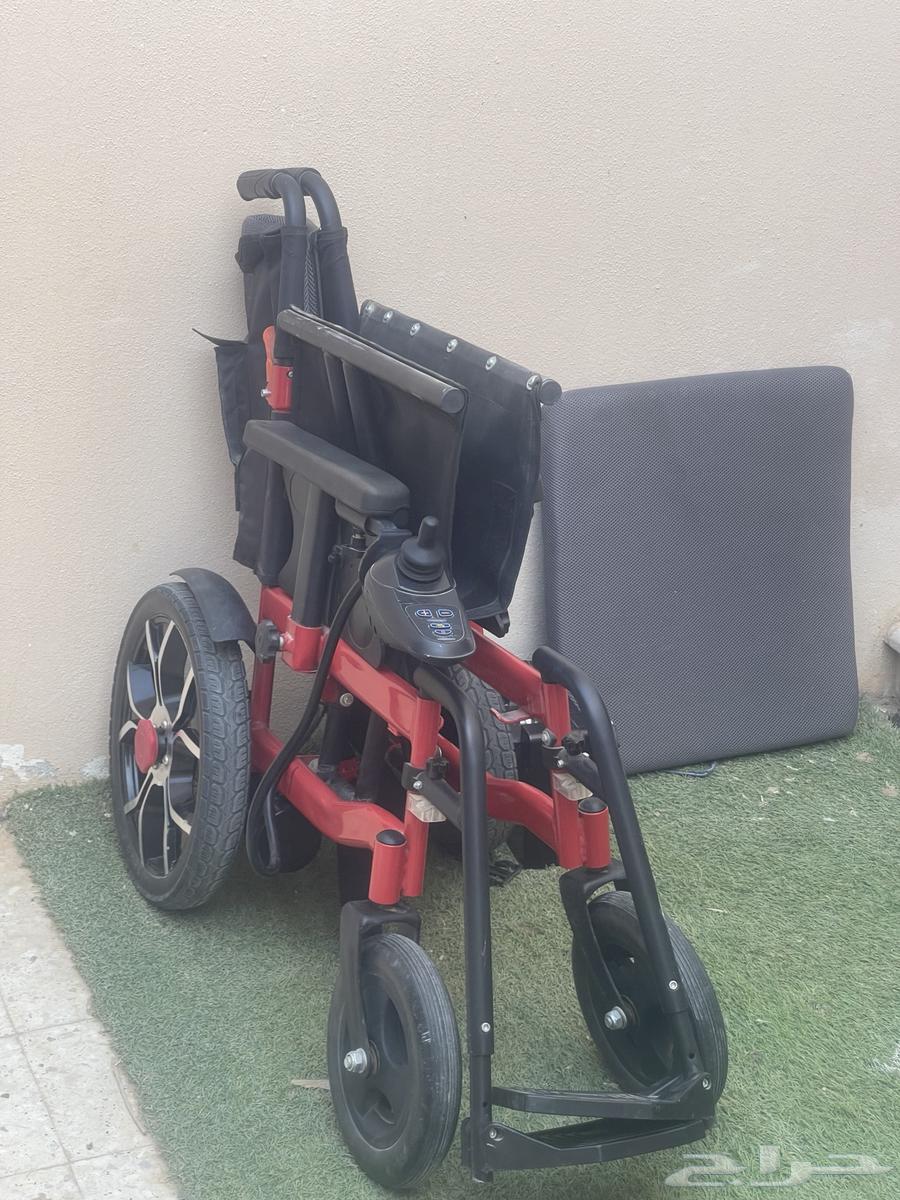 عربيه كهرب تحتاج بطاريه وشاحن فقط نضيفه جدا64400231501570114