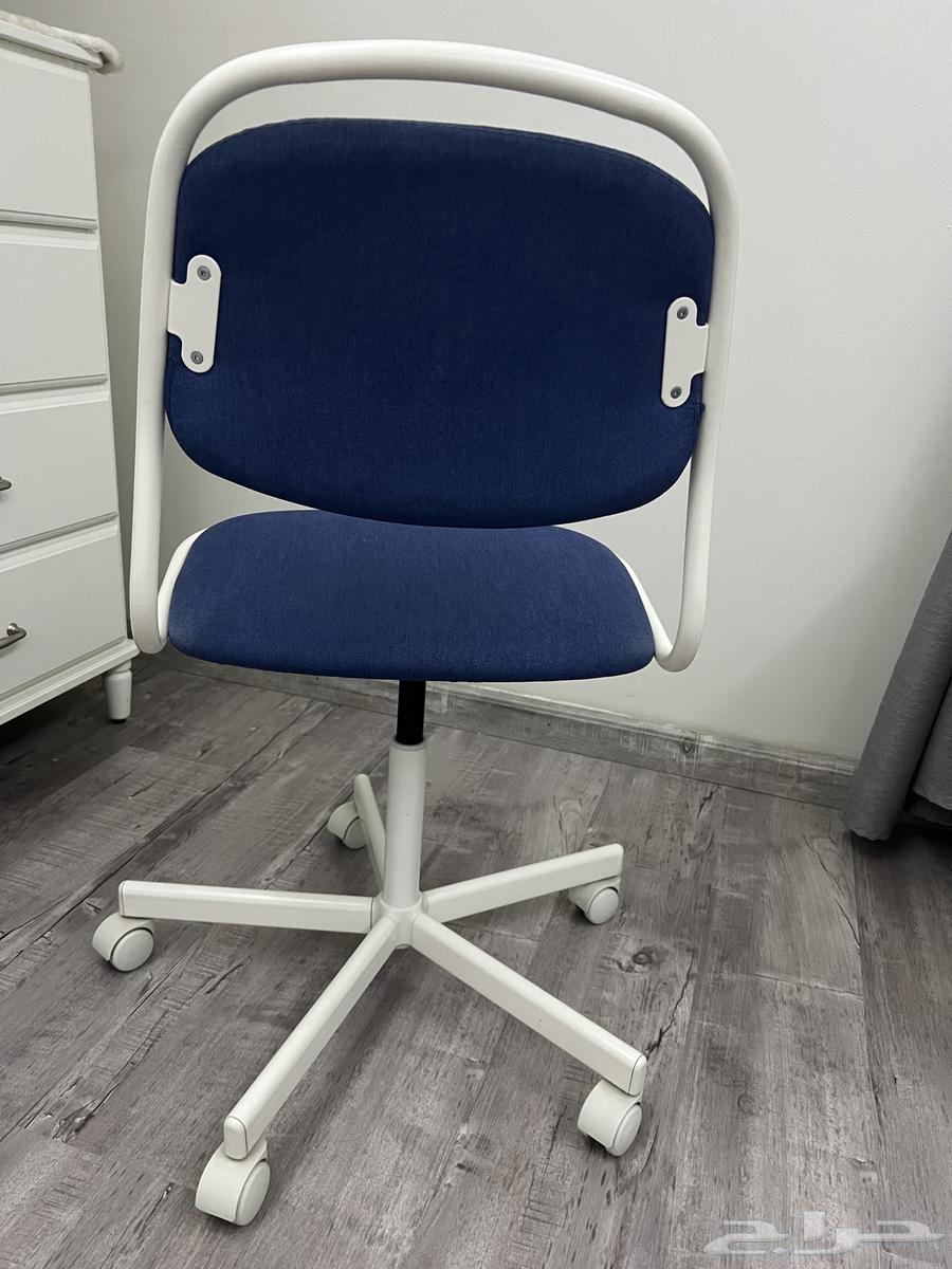 كرسي مكتب أزرق للكبار من ايكيا ب 150 ريال .64394066855553111