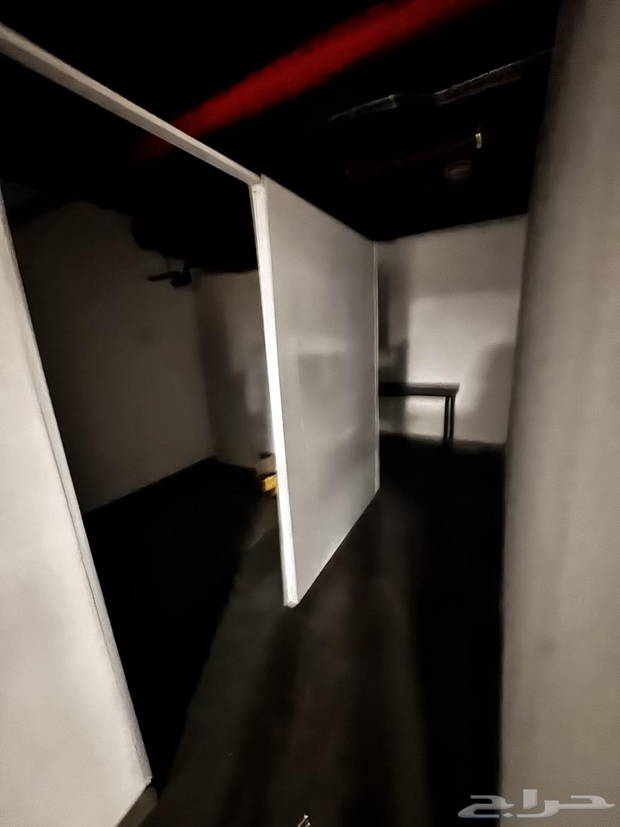 فواصل خشبية مستعملة بحالة ممتازة للبيع64400231524099111