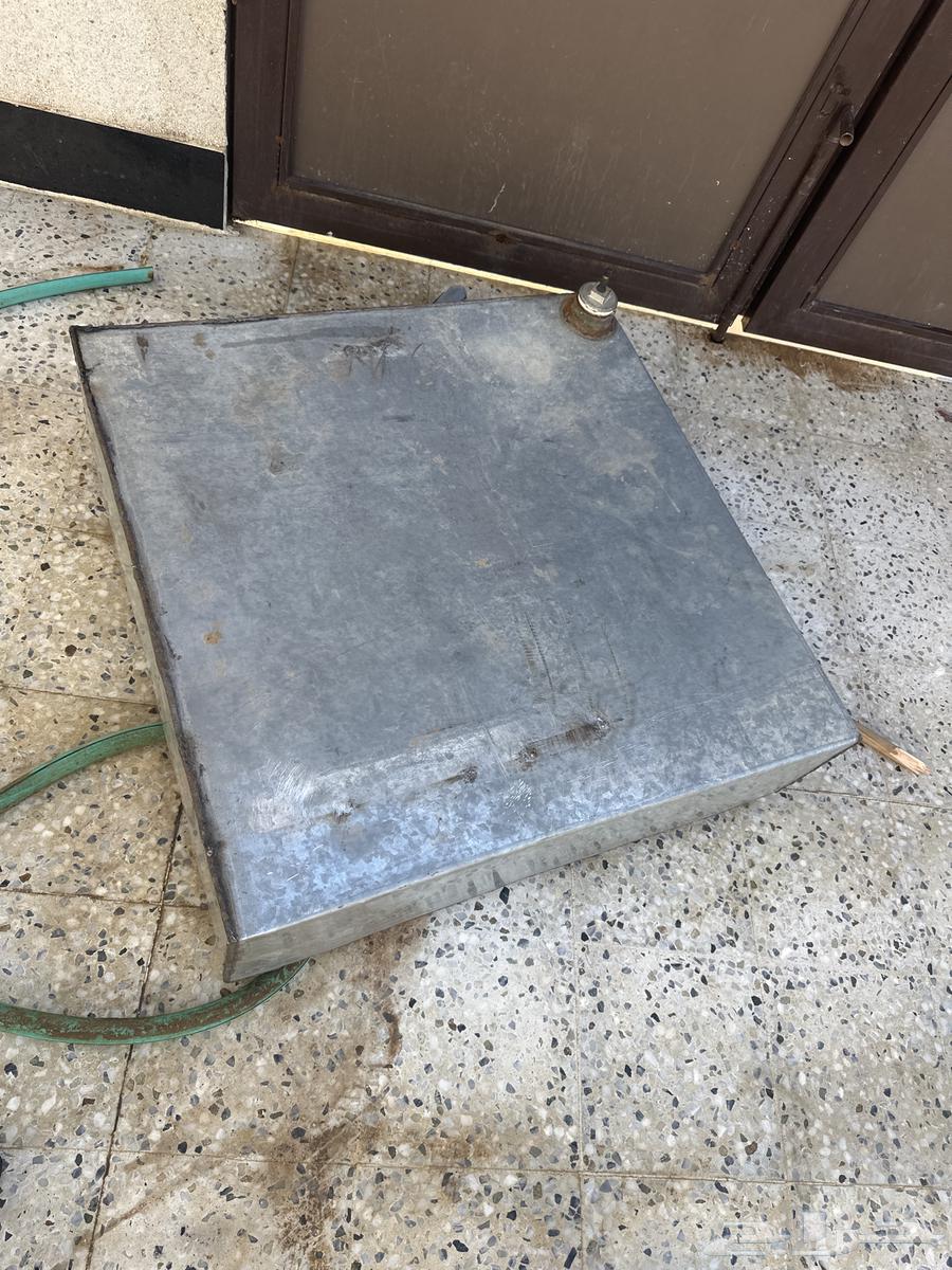 تنك حديد للبيع طول 80 سم عرض 80 سم ارتفاع 20سم64400342138369110