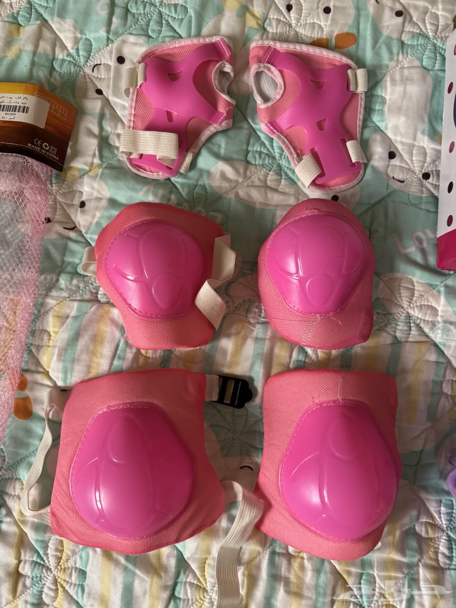 زلاجات مع ملحقاتها جديده64399022570883112