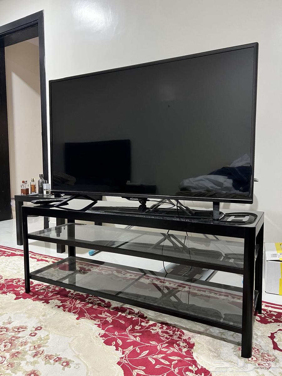 Screen and table64369290656515110