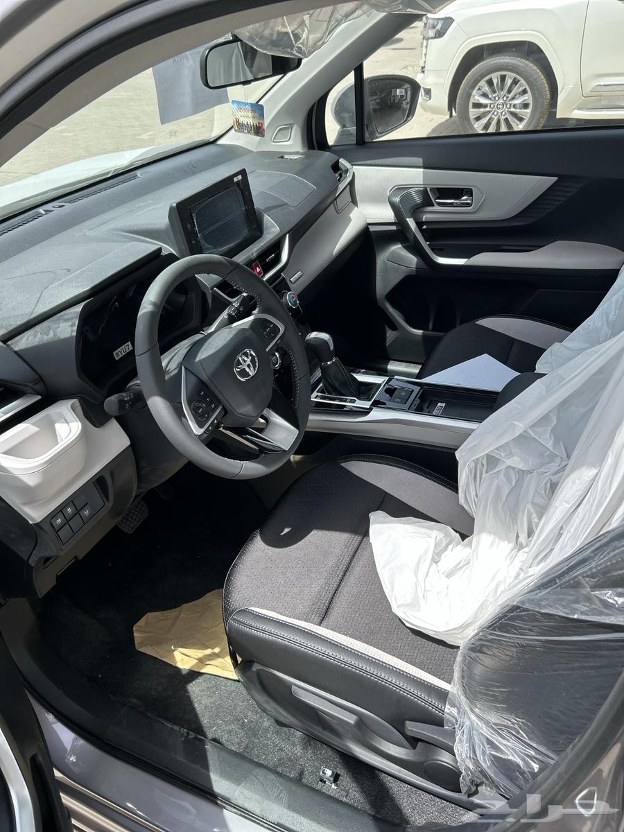 تويوتا   فيلوز GLX بنزين فل كامل رصاصي 74100 شامل الضريبة64545799851010114