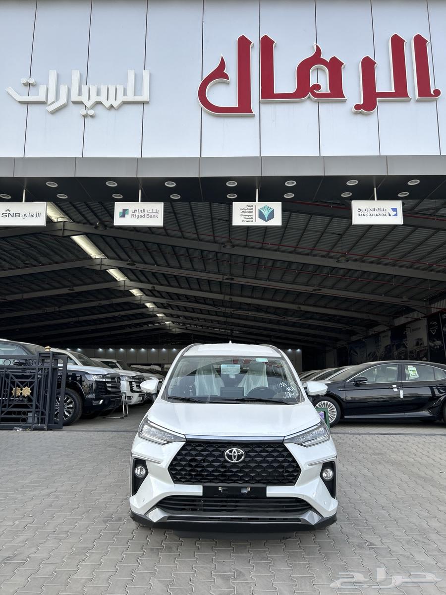 تويوتا فيلوز GLX بنزين فل كامل ابيض 74100 شامل الضريبة64541906400385110