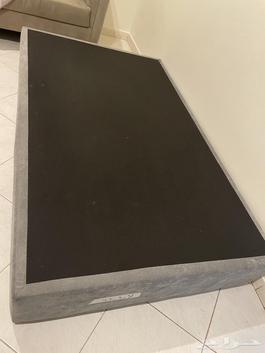 قاعدة سرير نفر ونص جدا نظيفه تعتبر جديده64400217577601112