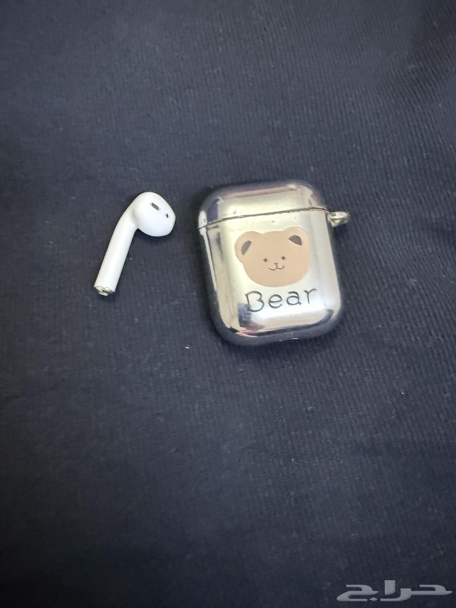 Apple AirPods 2 with case and left earphone only64392470675331111