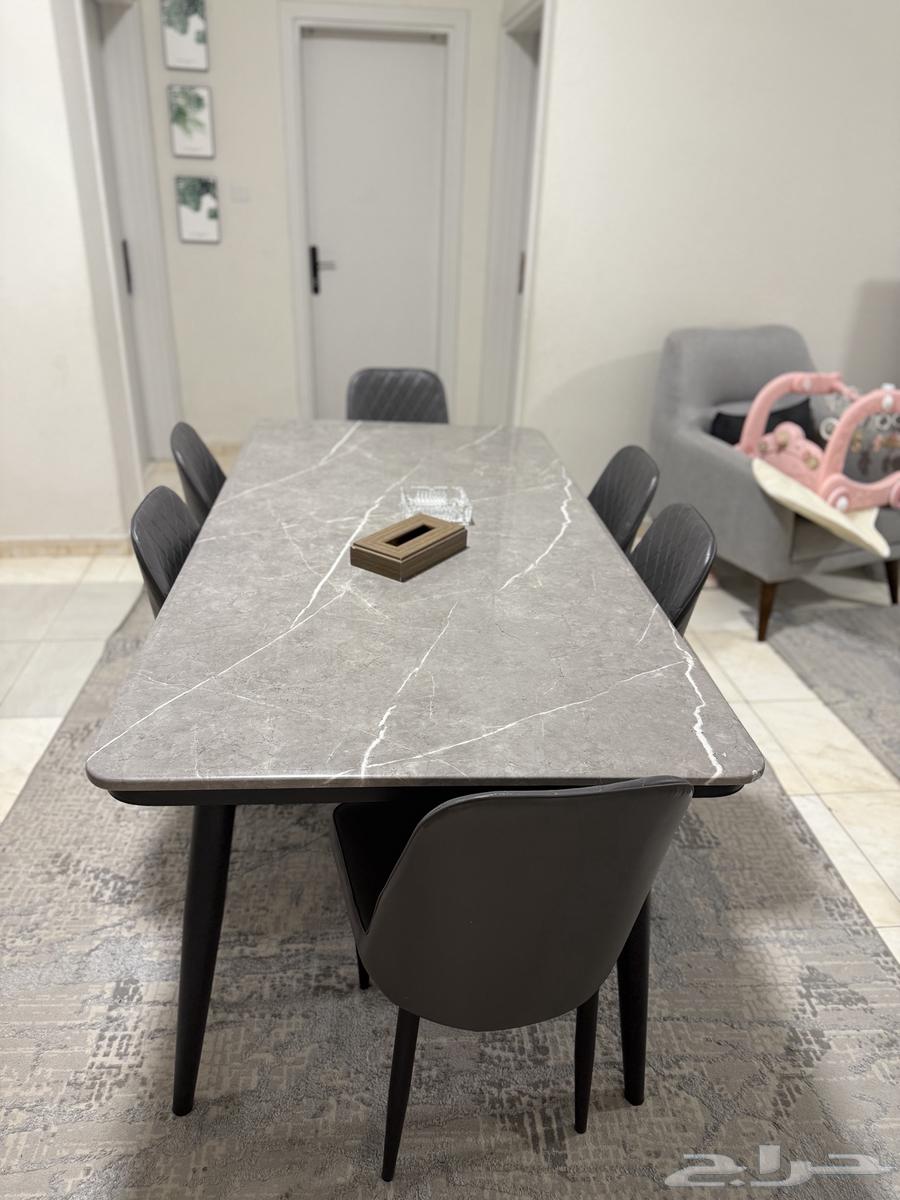 Dining table64393073024897111