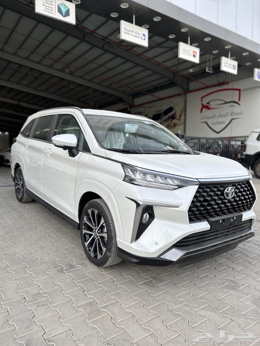 تويوتا فيلوز GLX بنزين فل كامل ابيض 74100 شامل الضريبة64541906400385111