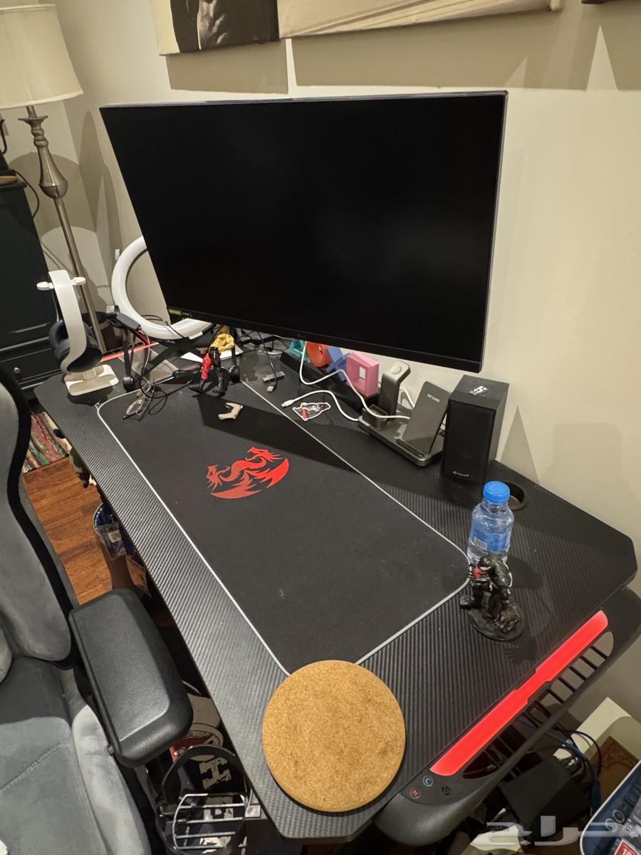 شاشة وطاولة وسماعات سوني 5 وكرسي قيمنق64395213663745114