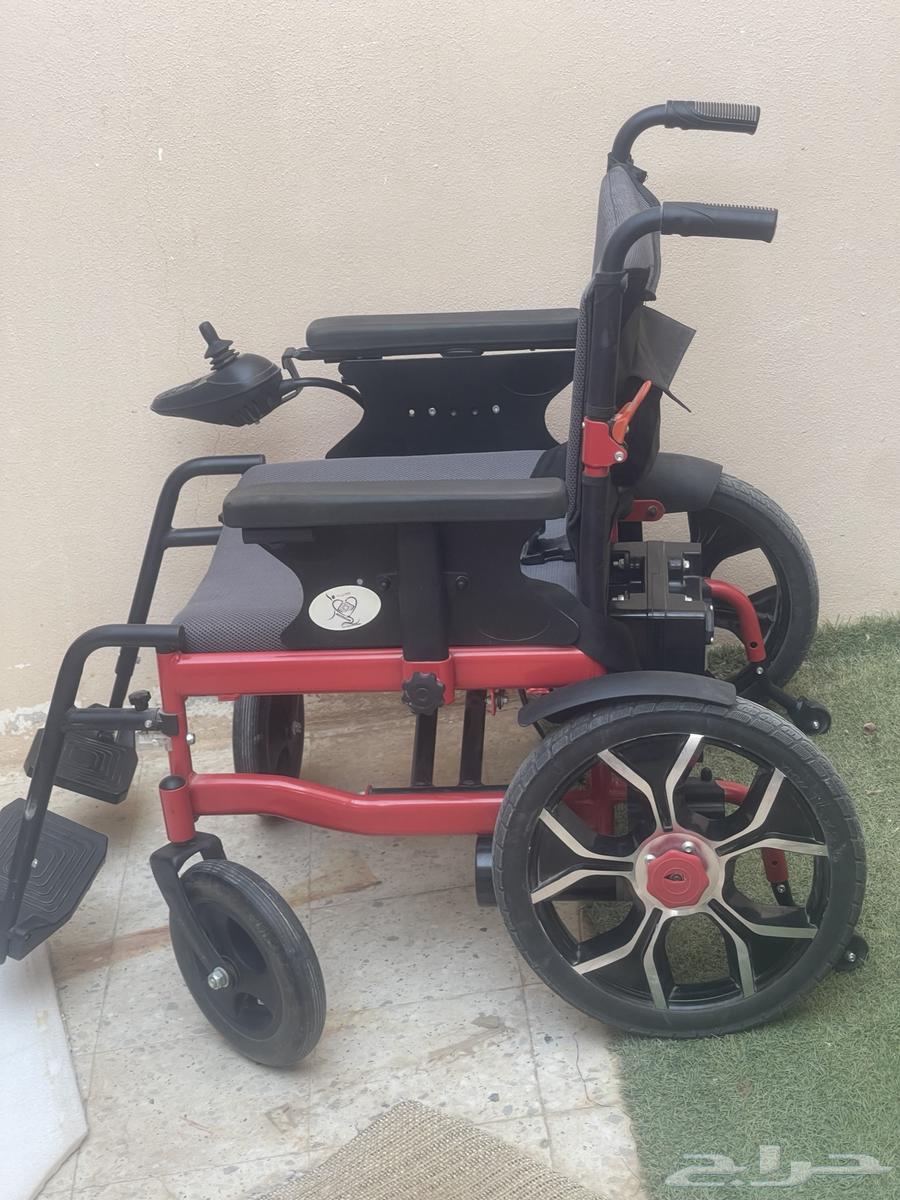 عربيه كهرب تحتاج بطاريه وشاحن فقط نضيفه جدا64400231501570111