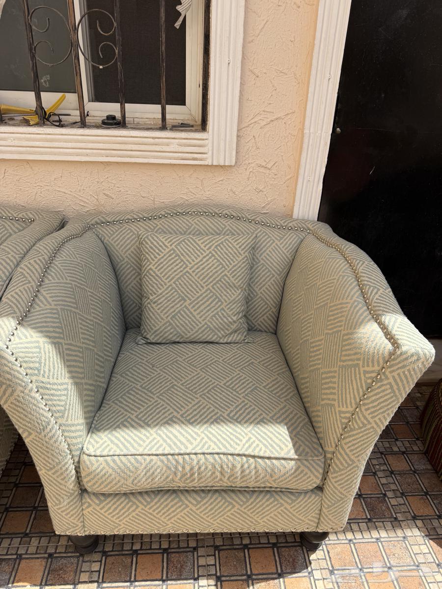 Set of 2 sofas64397825036674112