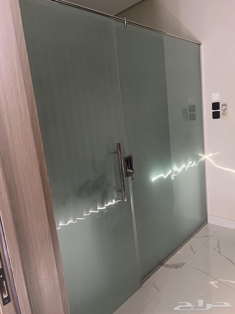 باب قزاز للبيع راكب الان64398339566337110