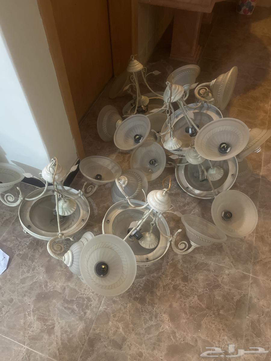 ثريات للبيع بحاله مكتازه64399661688067110