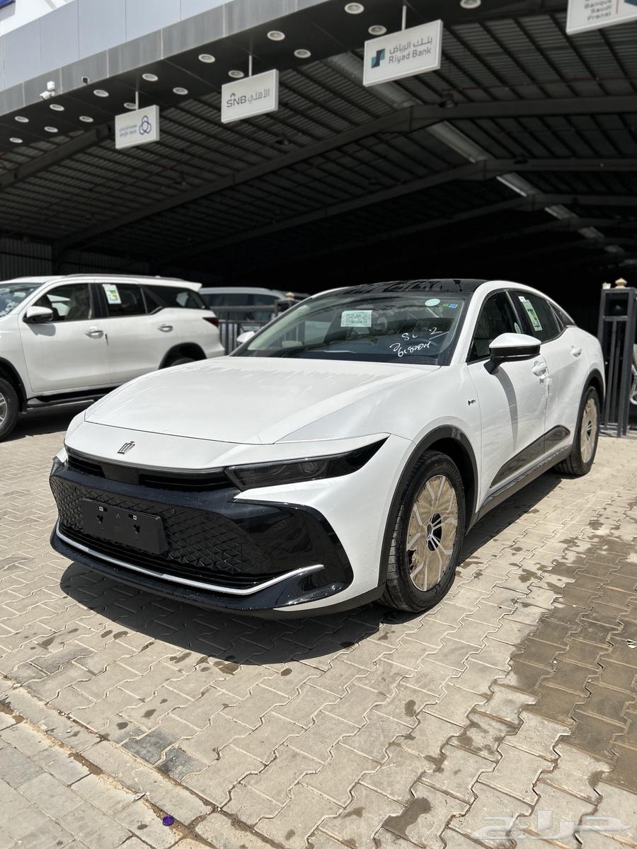 تويوتا  كراون 2.4هايبرد 2026 برستيج ابيض151700 شامل الضريبة64542062209539112