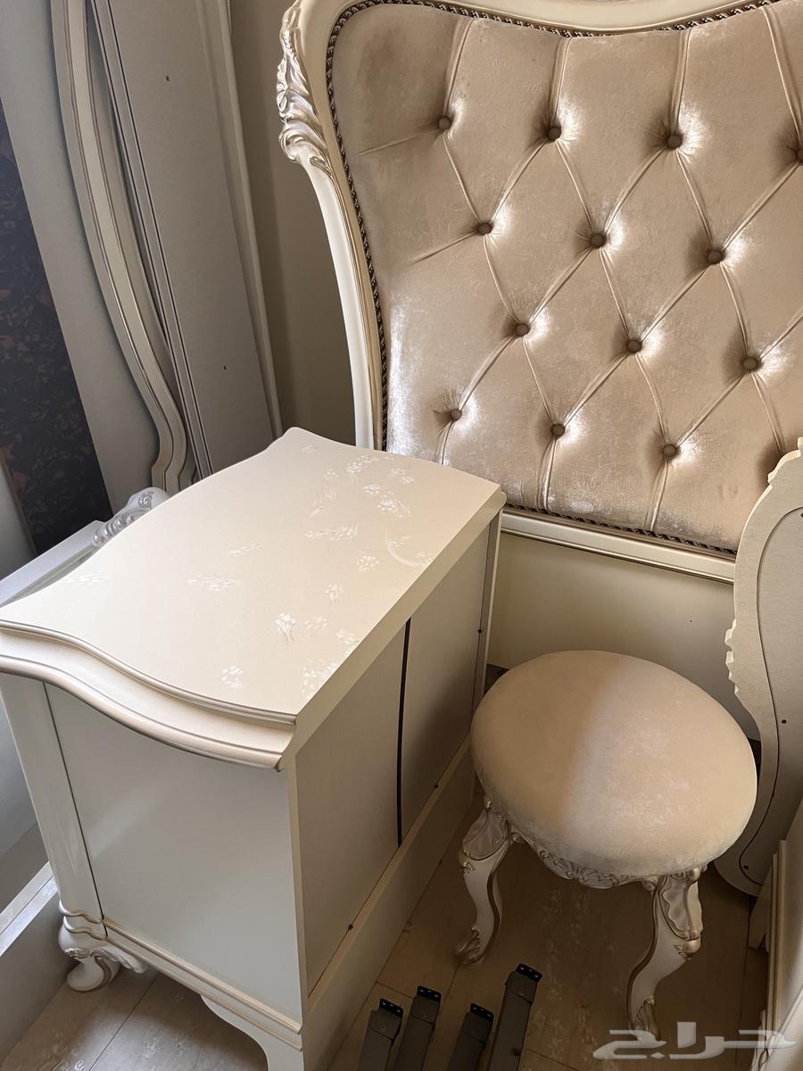 غرفة نومه ب اغراضها كامله من القفاري64400966745345114