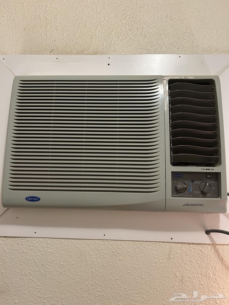 4 window air conditioners, almost new and economical, Carrier brand64396963381761113
