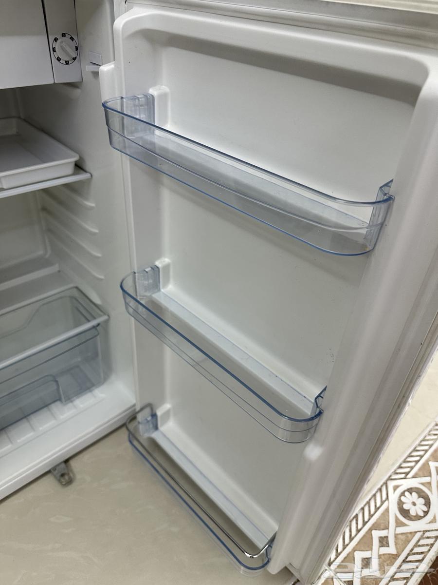 ثلاجه صغير للبيع ب 250 مستعمل خفيف اخو الجديد64393197129219111