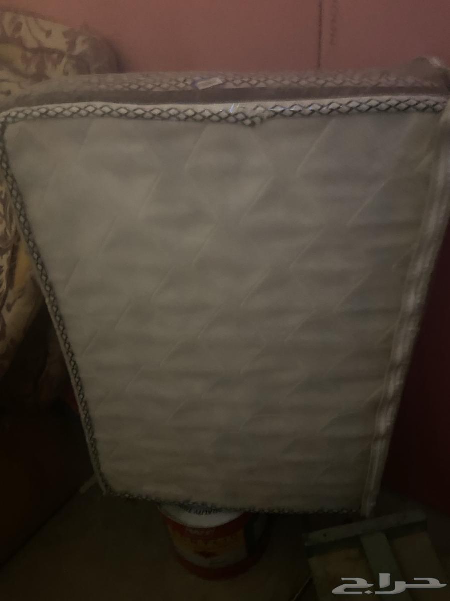 مرتبة نفر واحد للبيع64398589386115111