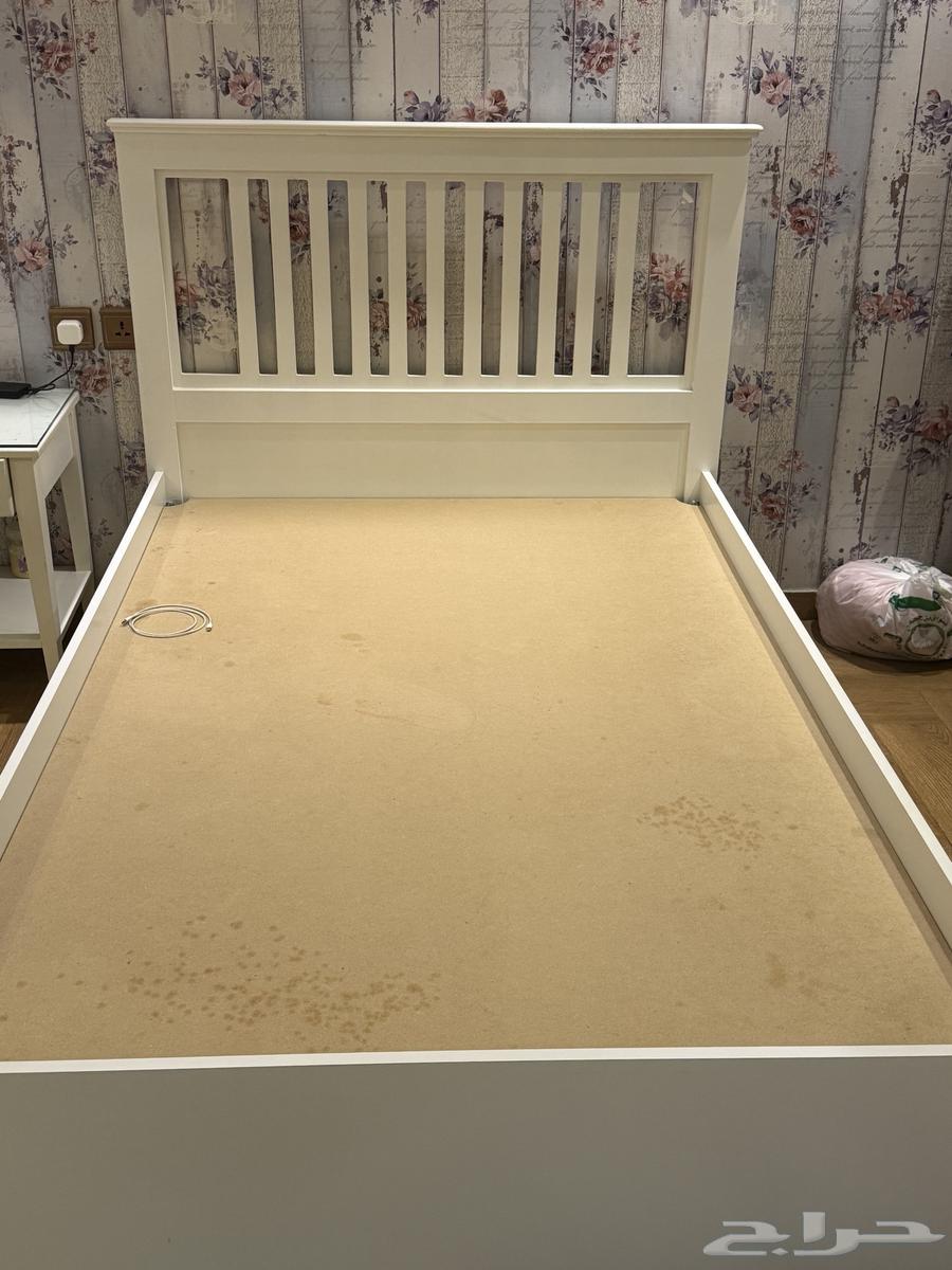 سرير للبيع64400051644801110