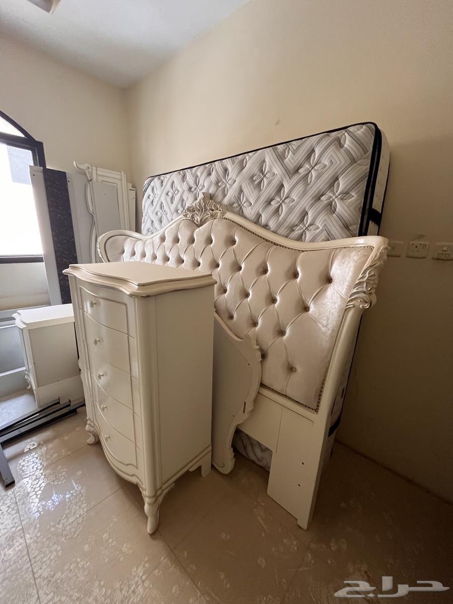 غرفة نومه ب اغراضها كامله من القفاري64400966745345110