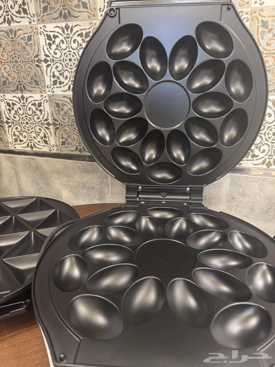 Josie and Sambosa Maker Device64394923726338114